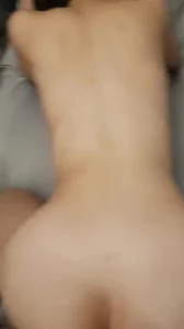 无套后入反差女大学生